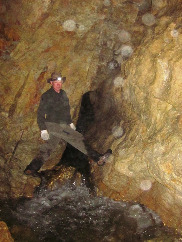 cave3_001.jpg